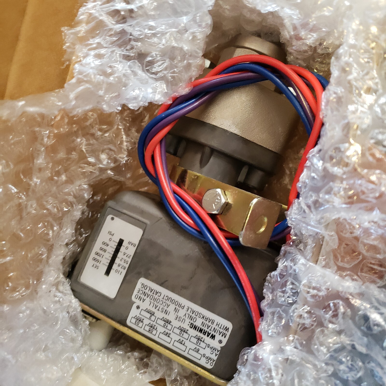 NEW Barksdale Directional Control Valve Pressure Switch 1251500 psi