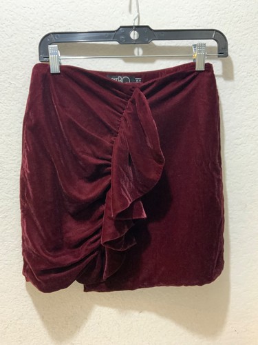 Patbo Minirock rot Samt Rüschen Gr. 6/38 EUR - Bild 1 von 11