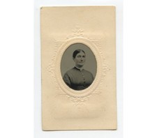 TINTYPE STUDIO PORTRAIT LADY W/ BEJEWELED PIN/CHECKERED, 1/16 PLATE, PERIOD MAT