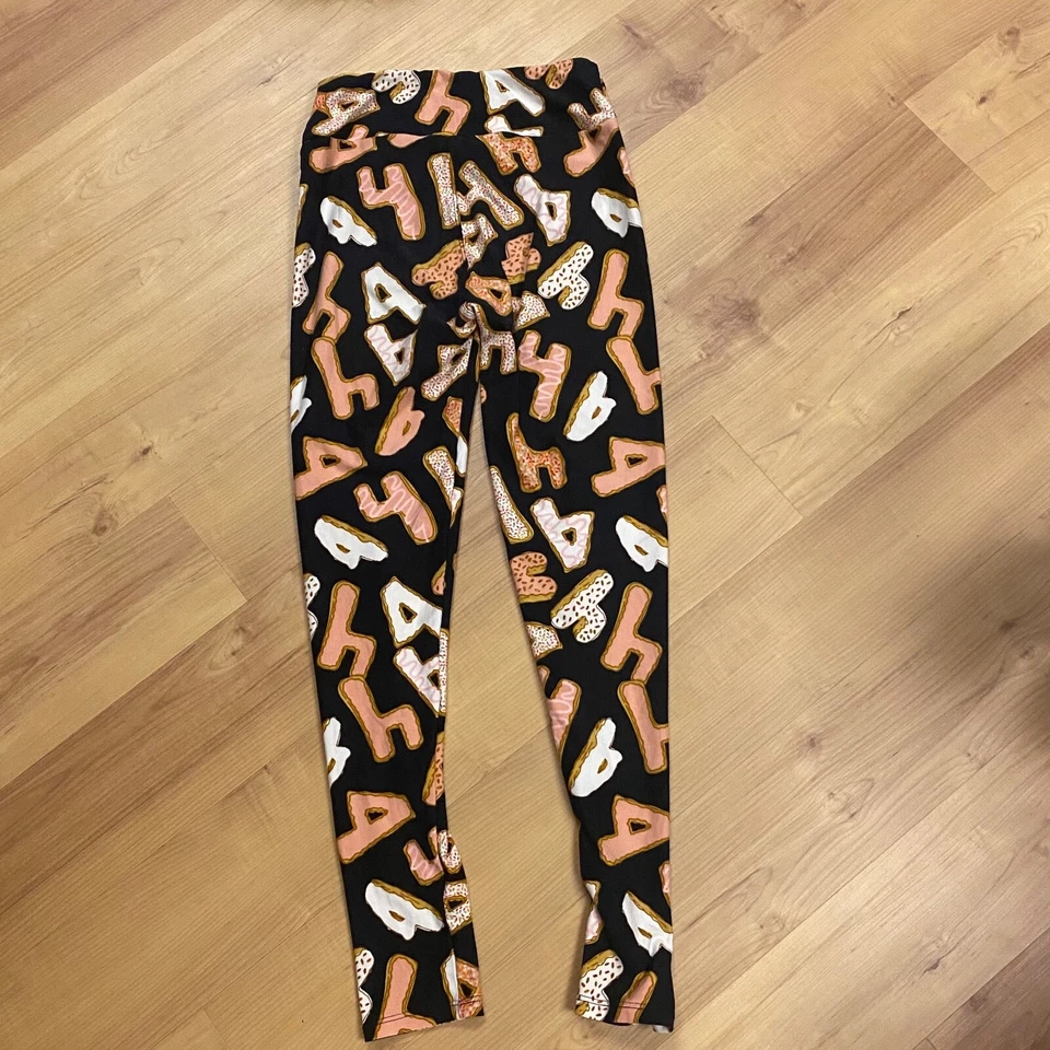 Leggings Cumpleaños LuLaRoe Talla Única OS Fondo Negro Galletas Pasteles Donuts, 1409 Foto 2 de 4