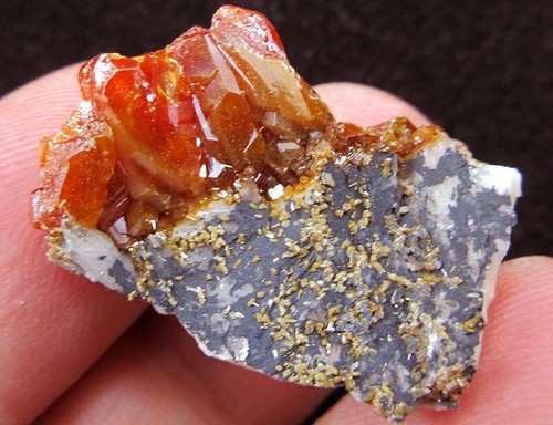 9g Vanadinite minerals dispay specimens from Morocco - Picture 6 of 8