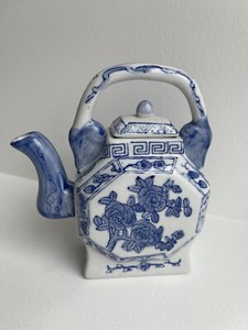 Vintage Porcelain Blue & White Teapot Sake Pot, Asian Oriental Octagon Shape