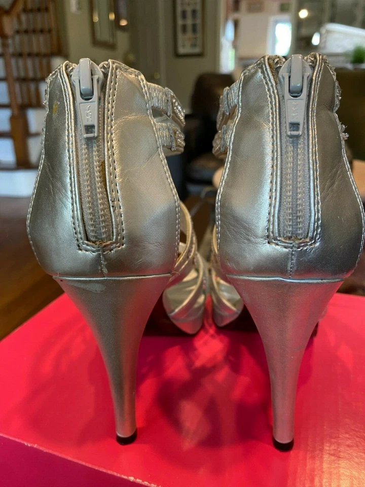 Spring Silver and Rhinestone Strappy Sandals size 7 - Image 2 of 4