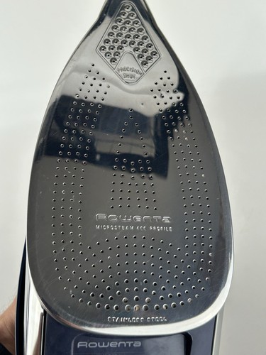 Rowenta DW8194 Steam Pro 1800-Watt. Auto Off- Anti Calc 400 Hole Soleplate - Picture 7 of 8