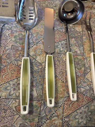 Ekco Set/5 Cucchiai a Fessura Mestolo Forchetta Scanalata e Spatola Ghiaccio Verde/Bianco Vintage - Foto 7 di 9