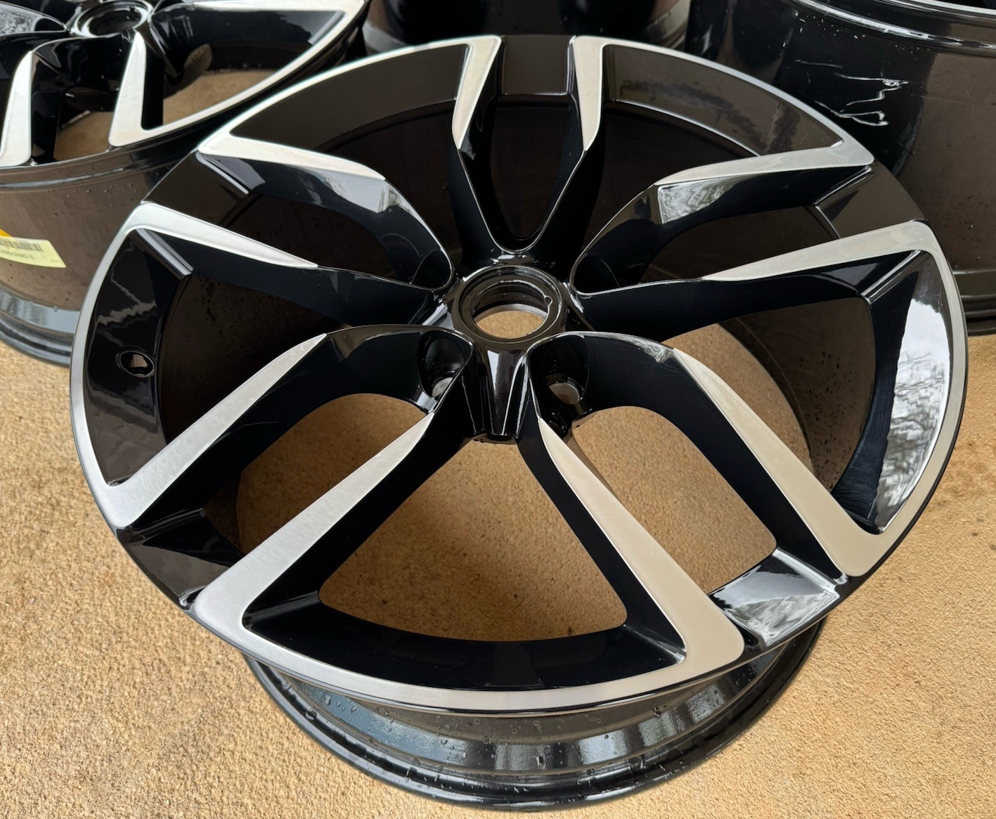 (4) 20” GENUINE ASTON MARTIN VANQUISH VOLANTE  OEM 2ND GEN 2013-2018 WHEELS SET!