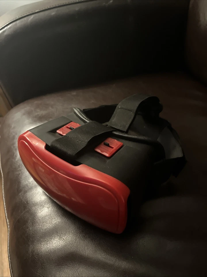 Auriculares VR con lente ajustable para teléfono - espuma/plástico rojo y negro - probados Foto 2 de 4