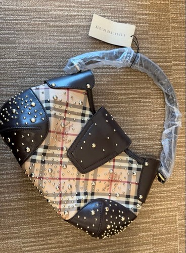 Burberry [ Nova Check Studded Shoulder Bag]