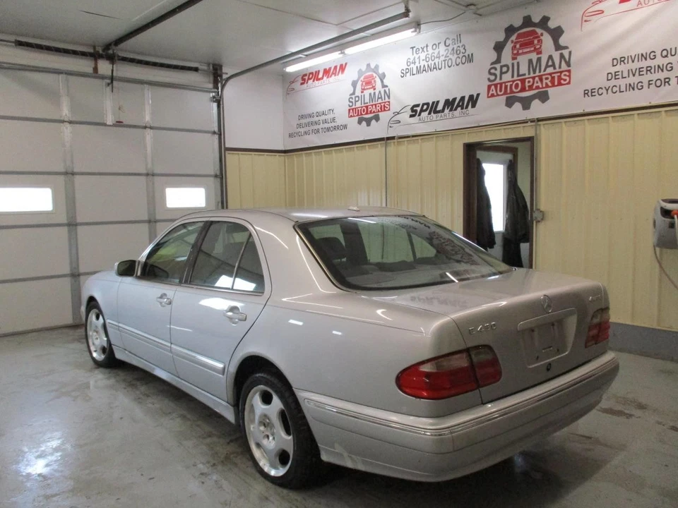 Used Rear Right Door Vent Glass Rear fits: 2001 Mercedes-benz Mercedes e-class 2 - Imagem 4 de 4