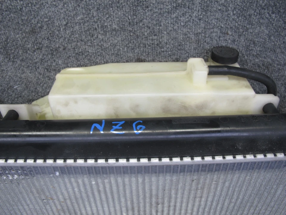 06-07 尼桑 350Z Z33 CONV VQ35HR A/T 发动机收音机 带风扇和备用组件 原始设备制造商 — 第 2/4 张图片