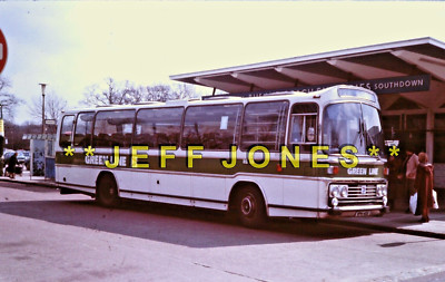 ORIGINAL 35mm SLIDE 7353 - LondonCountry RELIANCE/PLXTN RS40 VPH40S Crawley 3.4.79