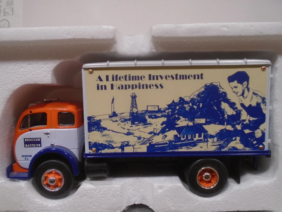 FIRST GEAR #19-2151 LIONEL 1953 BRANCO 3000 CAMINHÃO DE CARGA E REBOQUE 16' NOVO EM BX - Imagem 3 de 4