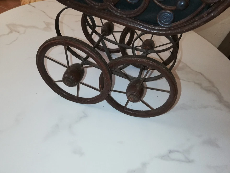 Landau poupée Ancien Bois Et Rotin.  - Photo 4/4