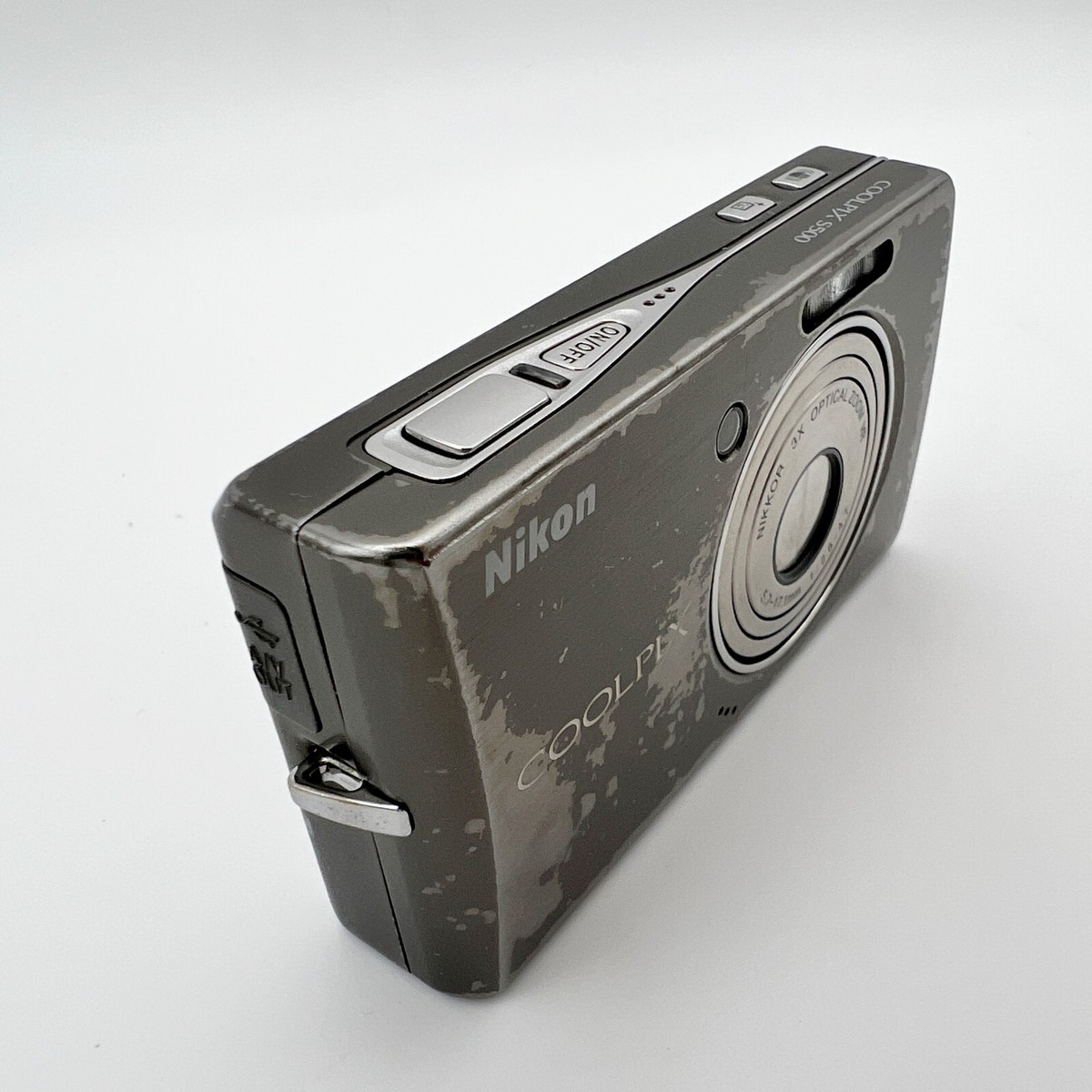 【美品】Nikon COOLPIX S500　アーバンブラック Nikon COOLPIX S500 Urban Black 7.1MP Compact Digital Camera