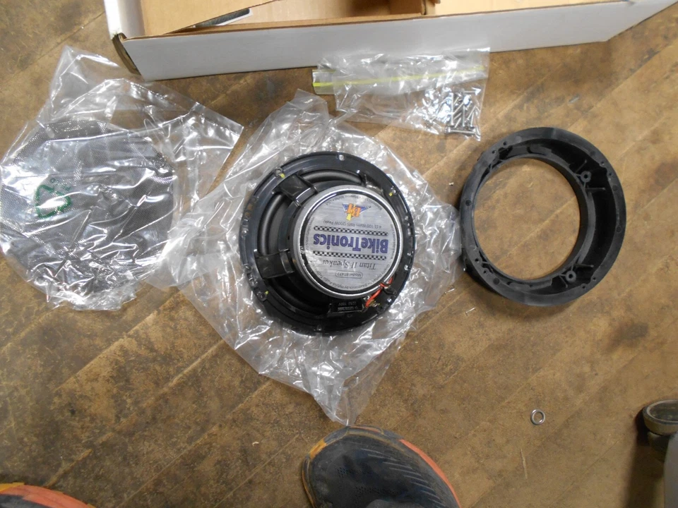 Biketronics - BT7P1RG - Titan II 6,5 pulgadas Kit de altavoces Foto 2 de 2