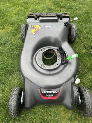 Honda HRN216VKA Self-Propelled Lawn Mower - 21'' Deck - Transmission - Wheels