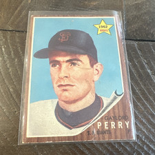 Topps 1962 Gaylord Perry San Francisco Giants Rookie Baseball Trading Card. rookie card picture