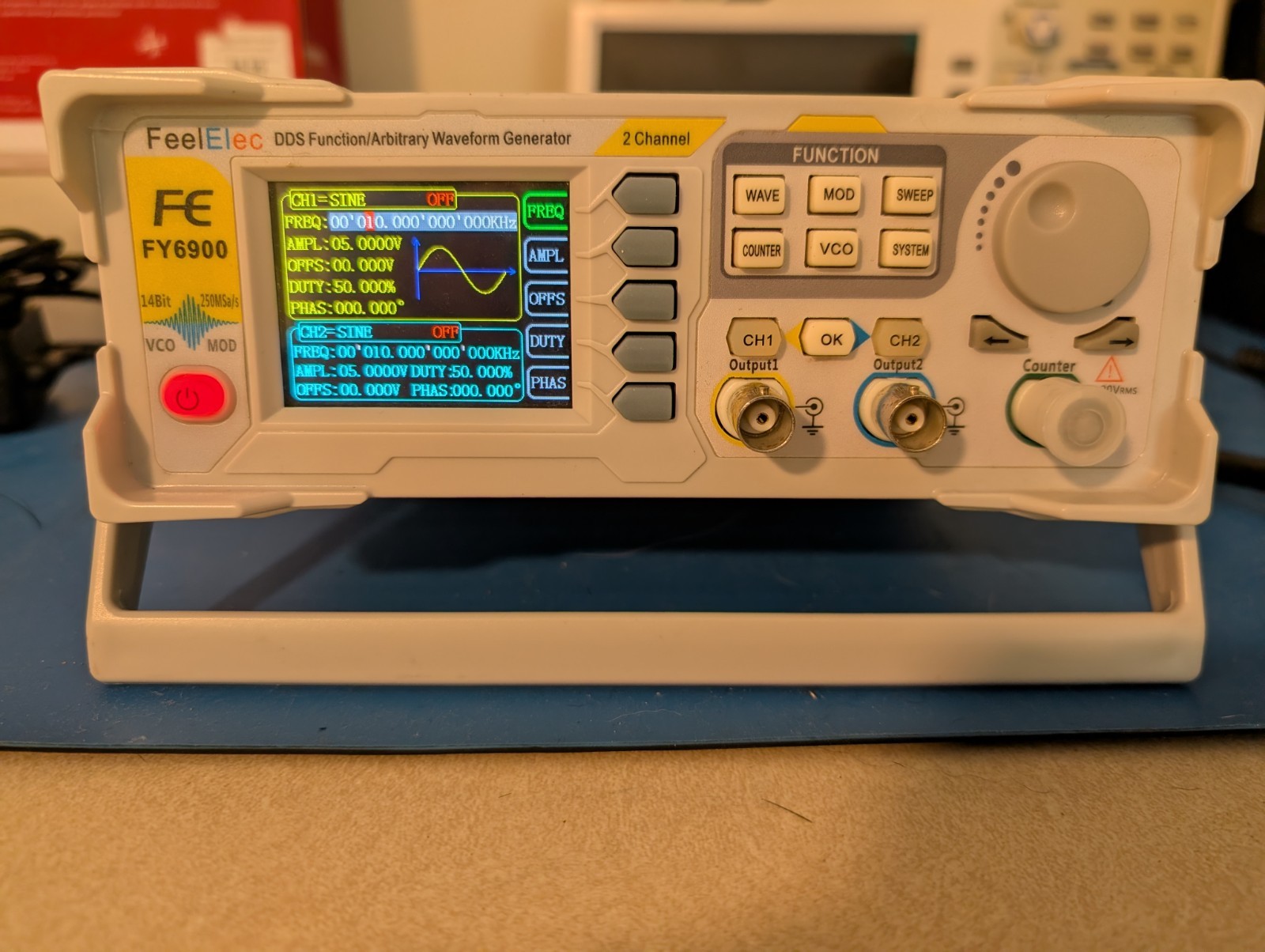 FY6900 Dual Channel DDS Function Arbitrary Waveform Signal Generator Counter