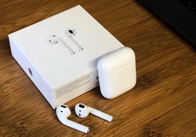 AirPods 2nd Generation with Charging Case - Brand New - FREE