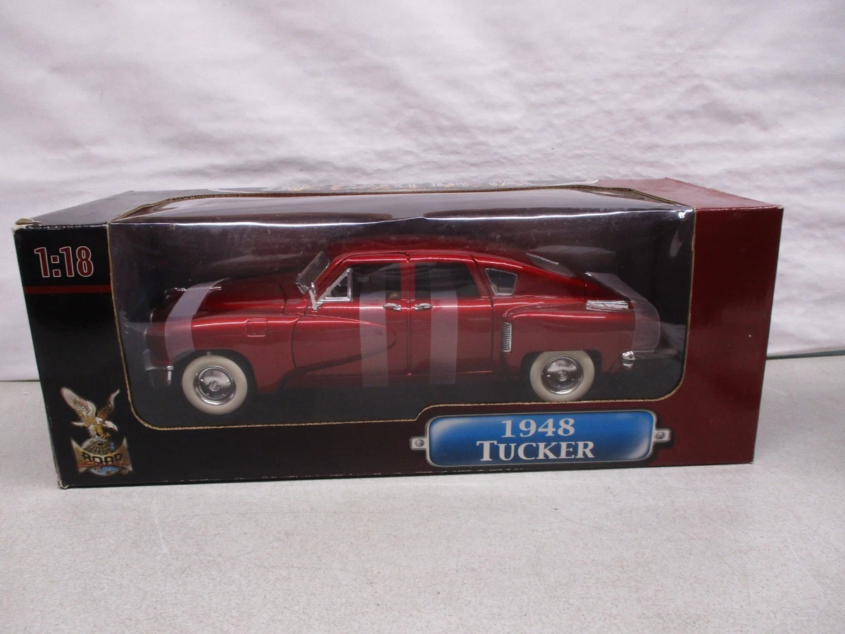 KYOSHO Tucker Torpedo レッド 1948 1/18スケール 1/18 Road Signature 1948 Tucker Torpedo (Burgundy) Diecast Car