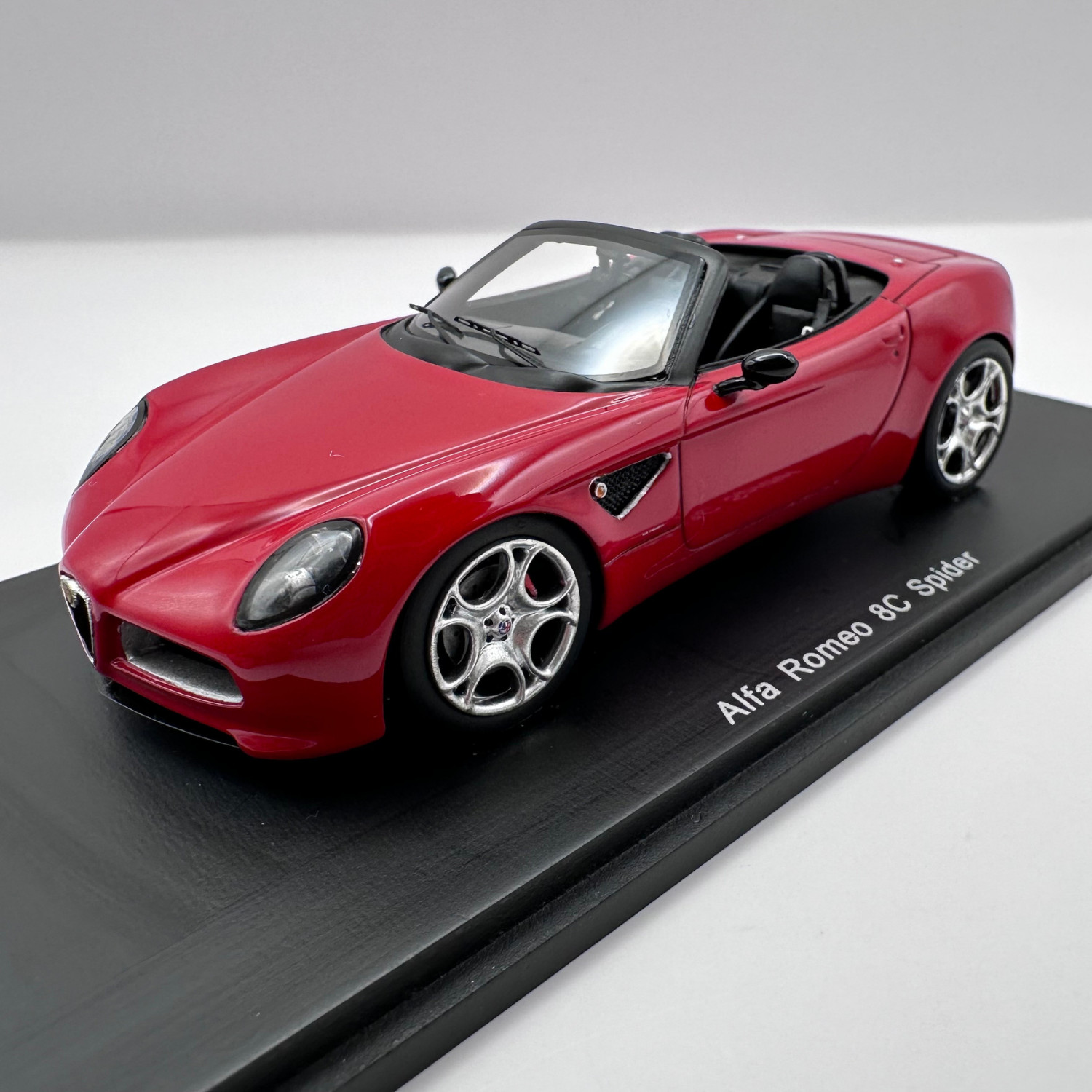 Spark Alfa Romeo 8c Spider 2005 1:43 S0397