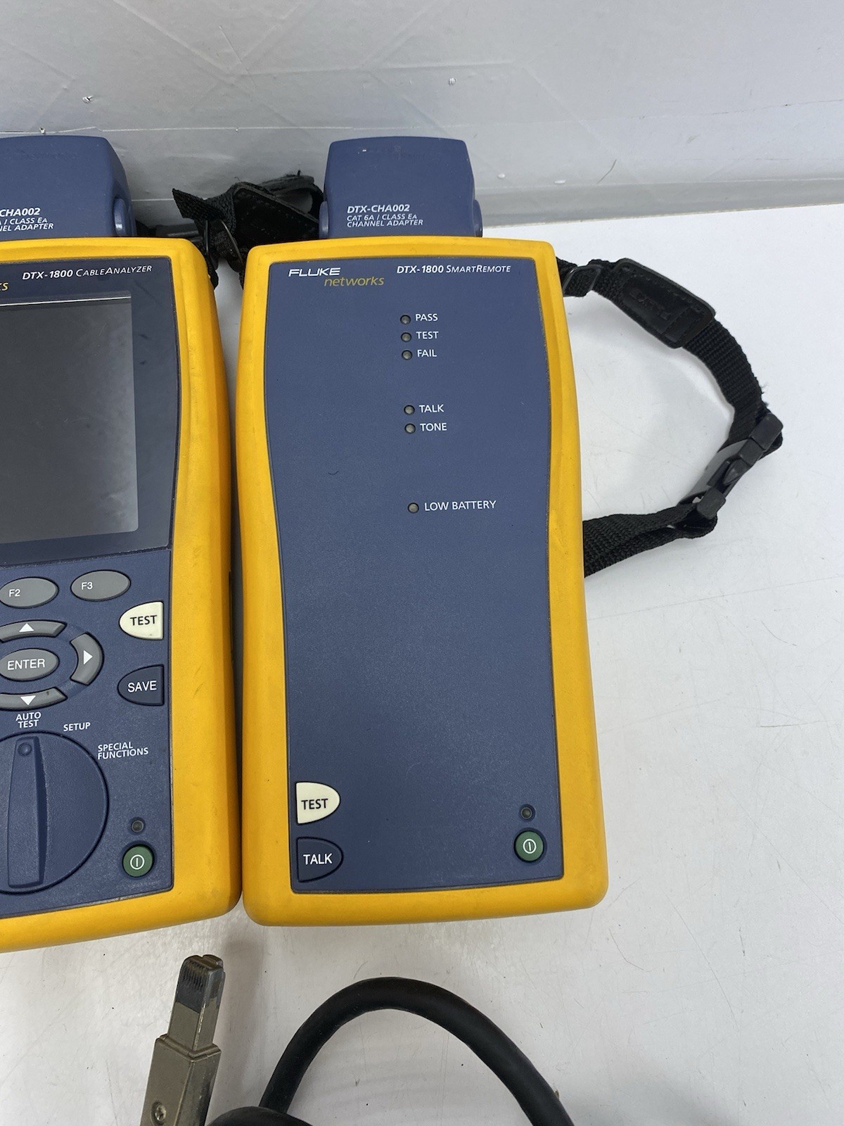 FLUKE NETWORKS DTX-1800 CABLE ANALYZER & DTX-REMOTE , 2x DTX-CHA002 ,DTX-PLA002