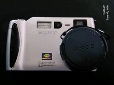Sony Cyber-shot DSC-S70 3.3MP Camera, Carl Zeiss Lens, Battery, Charger, 128MB