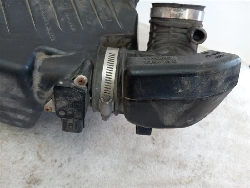 2010-2013 SUZUKI SX4   AIR BOX  Air Cleaner 2.0L Fits 10-13 SX4 382273 Foto 3 de 4