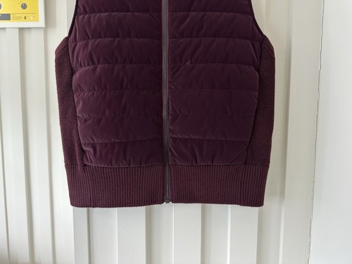 Athleta Womens Hanover Puffer Hybrid Vest Gilet Red Cabernet Size M RRP $199 - Picture 3 of 12