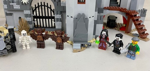 LEGO Monster Fighters Vampyre Castle 9468 & Werewolf 9463 with 9 Minifigures - Picture 5 of 5