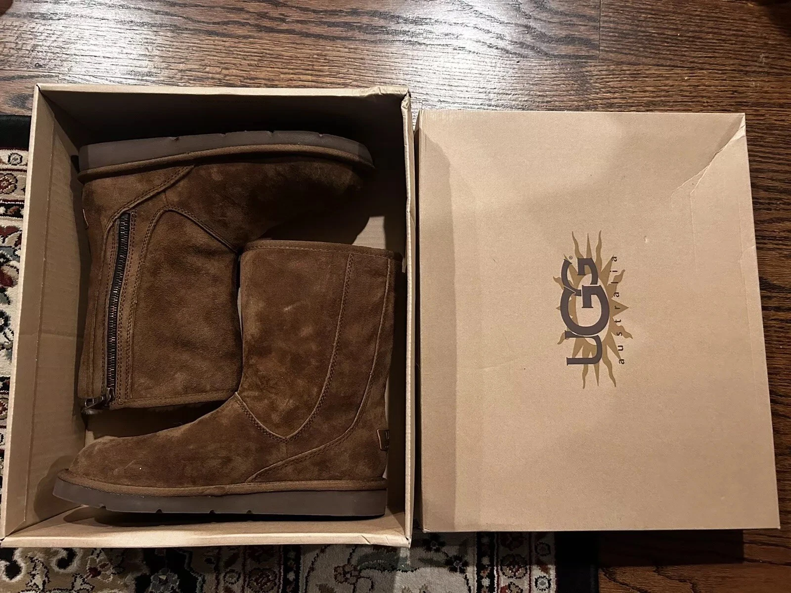 NUOVI STIVALETTI UGG Mayfaire zip marrone scamosciato taglia US 8 VHTF rari pelle di pecora nuovi con scatola