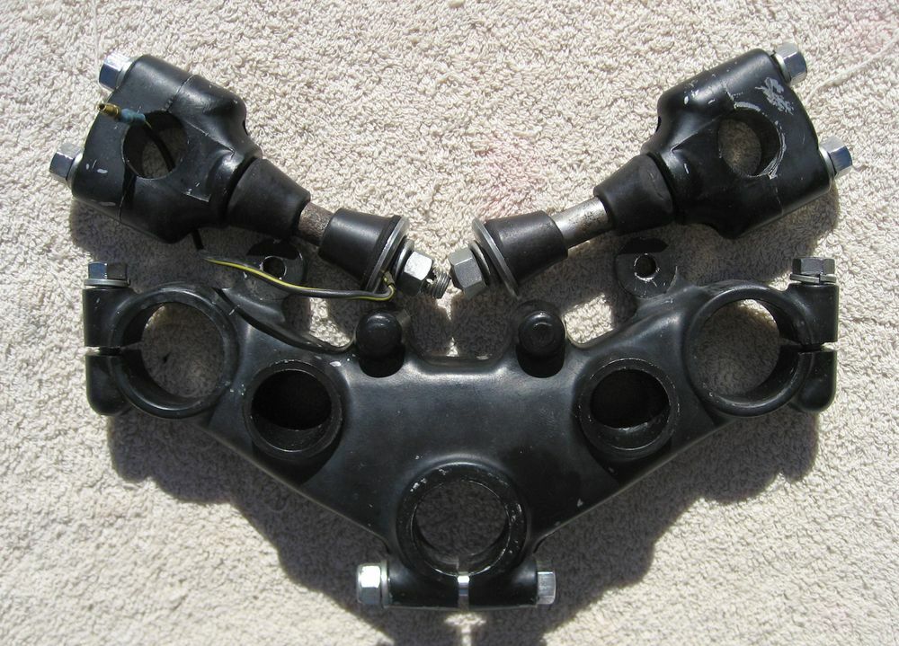 Kawasaki 44039-1023 Triple Tree w/ 46012-010 Risers KZ400/kz440