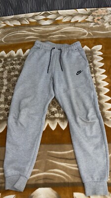 Nike Tech Fleece Hose in grau