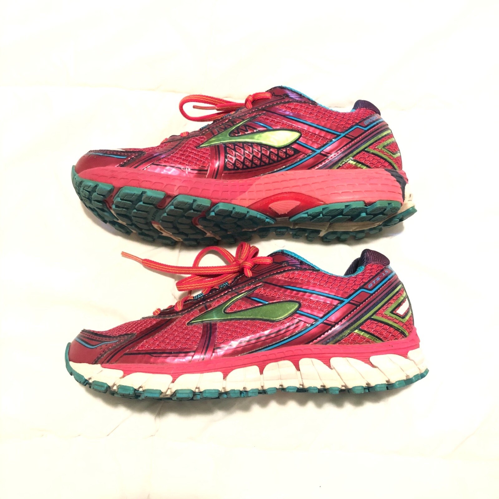 brooks adrenaline youth