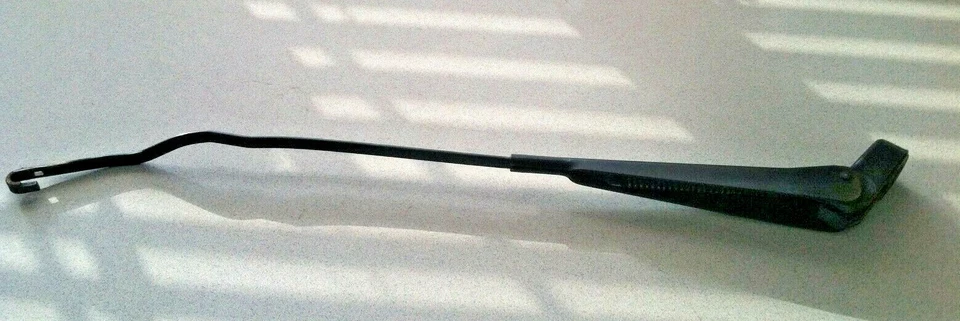 MERCEDES-BENZ 380SEC 1981-1985 420SEC 500SEC W126 ~ BRAZO LIMPIAPARABRISAS DERECHO Foto 2 de 3