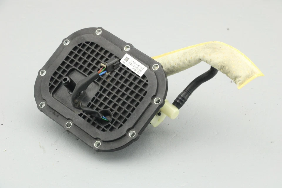 2013 Victory Vegas 8 Ball Fuel Gas Pump & Top Plate Assembly VIDEO - Image 4 of 4