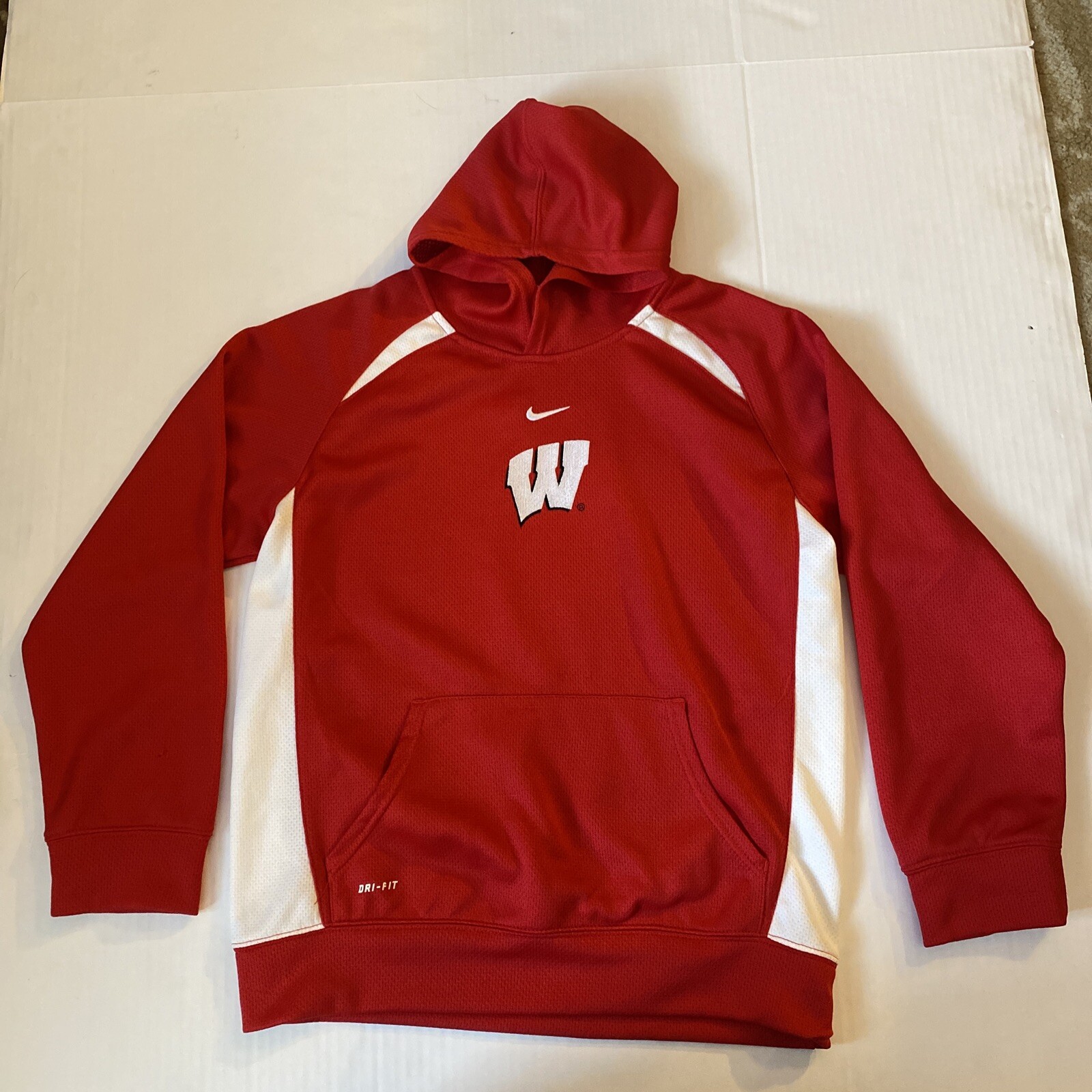 Nike Dri-Fit Sweatshirt Hoodie University Wisconsin Badger Youth M (12/14)  Red | eBay