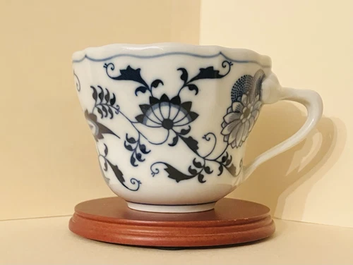 Vintage Blue Danube - Blue Onion Coffee Cups - 7 Pieces
