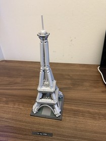 LEGO ARCHITECTURE: The Eiffel Tower (21019)