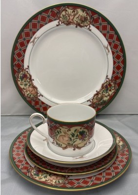 5 Pc. Place Setting Noritake Royal Hunt Green Band Plaid Border Fruit & Animals