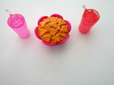Barbie Foods-2 Fancy Drink Cups-Bowl of Doritos-Accessories--Lot F11