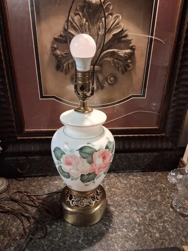 MILK GLASS TABLE LAMP/BRASS BASE HAND PAINTED SIGNED FLORAL  VINTAGE BRASS 3 Way