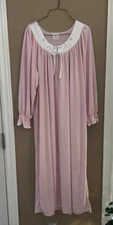 VTG Queentex Night Gown Pink Sz XL Womens Embroidered Long Granny Core Cozy