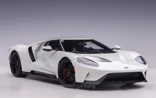AUTOart 72941 2017 FORD GT 1/18 MODEL CAR FROZEN WHITE 