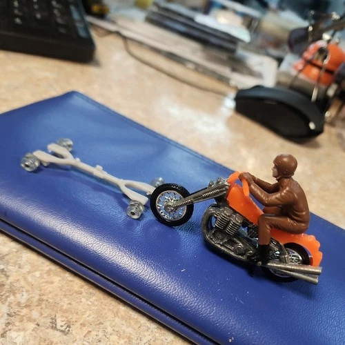 Vintage 1972 Hot Wheels Original Redline Ara RRRumblers  Bike track rack