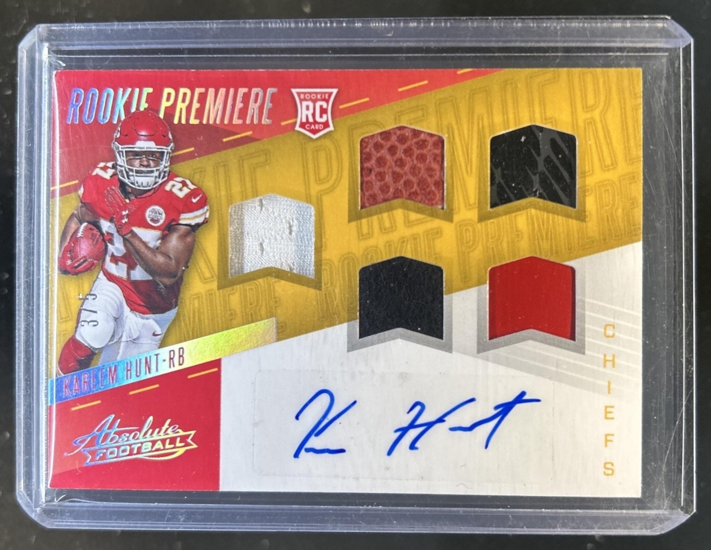 Kareem Hunt Panini Gold Standard #296 Jersey Autograph