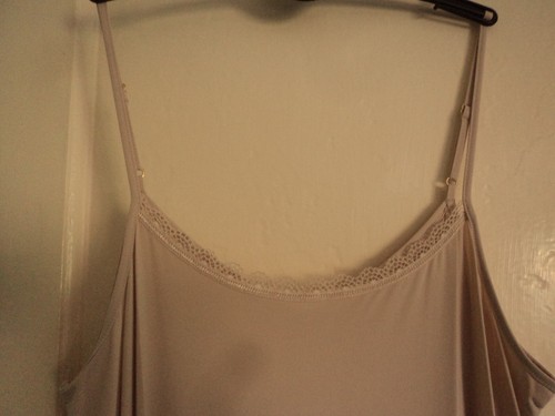 Damas Beige Tiras Completo Slip/chemise - Talla 28 - M&S Sin Etiqueta 45 pulgadas de Largo - Imagen 2 de 4