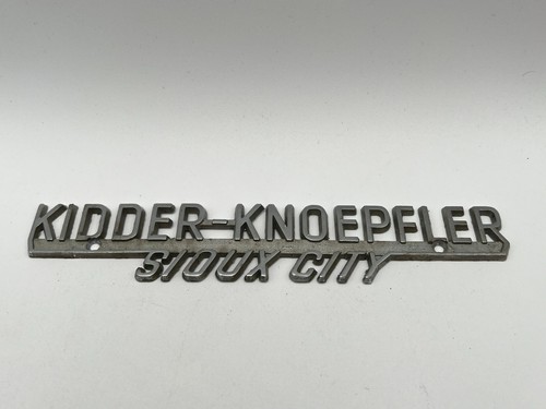 Vintage Metal Dealer Dealership Emblem / Badge - Kidder-Knoepfler Sioux City, IA - Picture 2 of 4