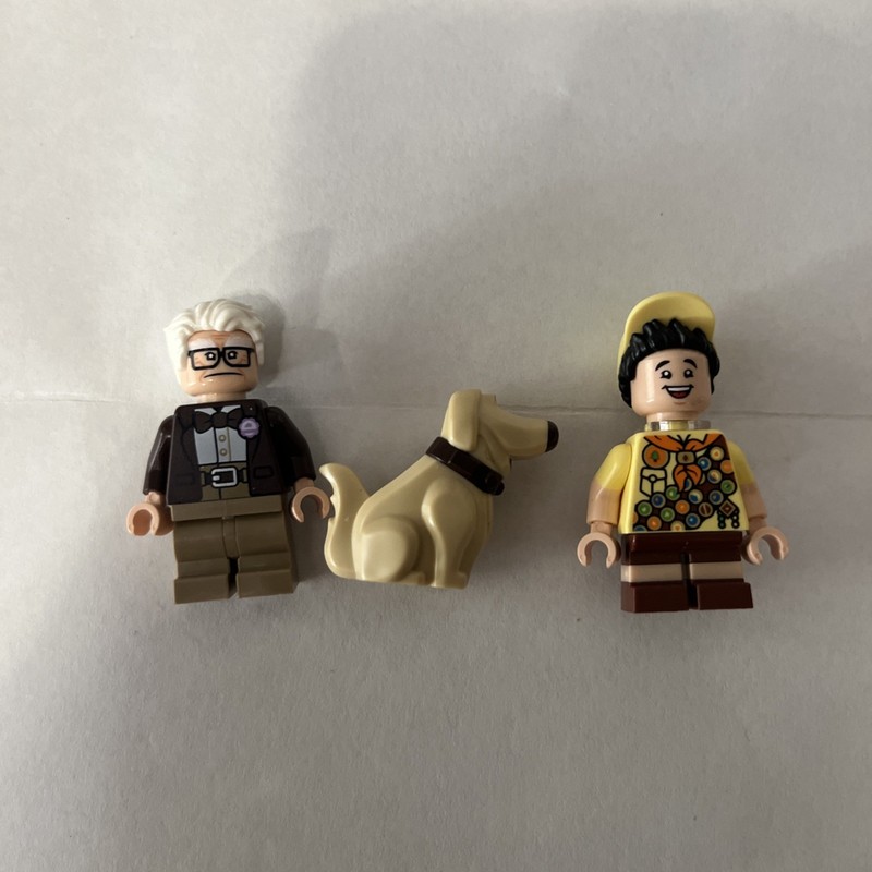 LEGO 'Up' House Carl + Russell + Dug Minifigures 43217 Disney Pixar 