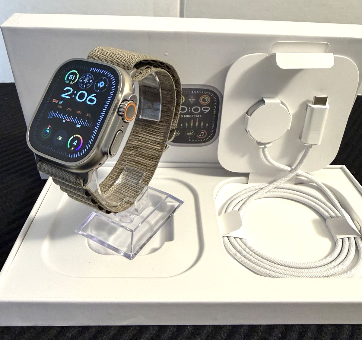 Apple Watch Ultra 2 [GPS + Cellular, 49mm] Natural Titanium 100 